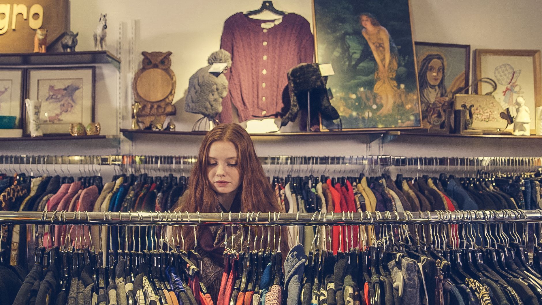 La segunda mano transforma el modelo textil en España: canales, ventajas y prácticas